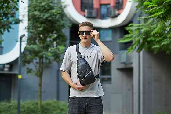 Чоловіча шкіряна бананка для прогулянок Tiding Bag 7579 чорна Київ