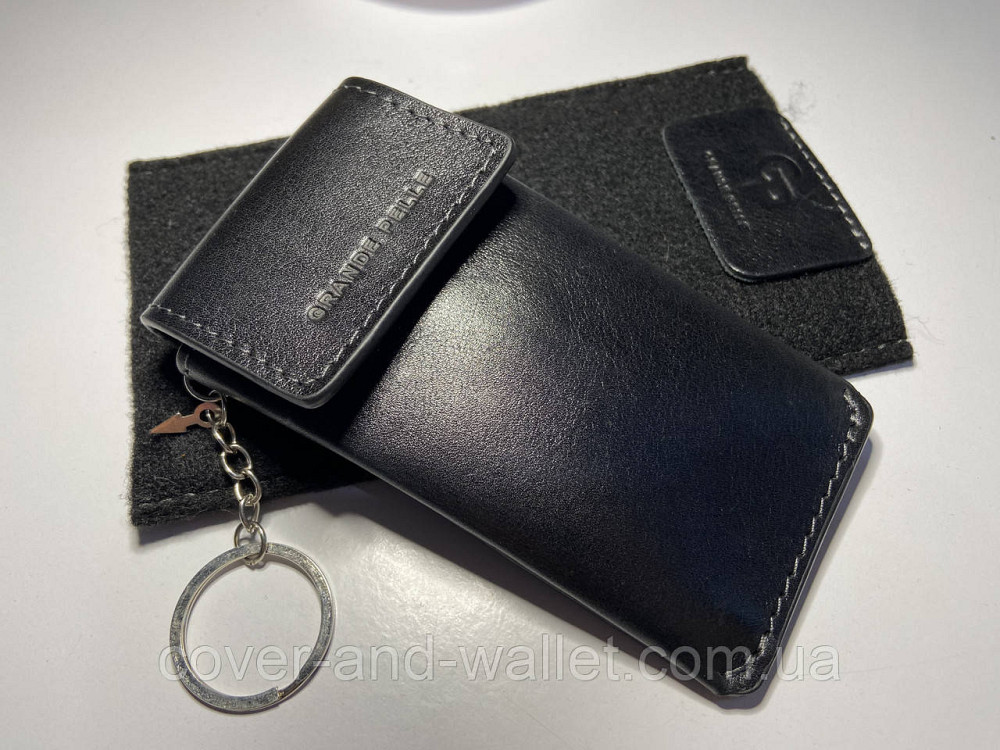 Компактная кожаная ключница с отделениями для карточек черного цвета Grande Pelle Киев - изображение 3