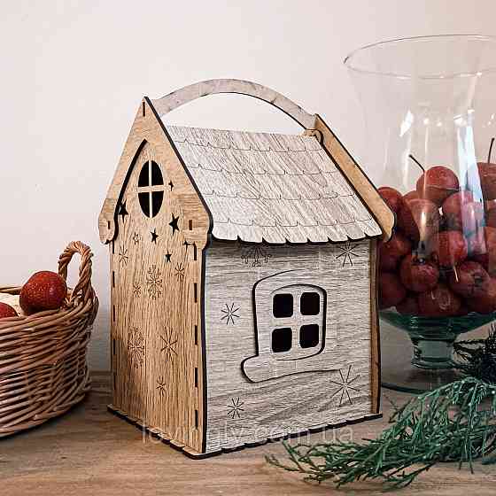 Упаковка для новорічних подарунків "Казковий будиночок" колір дуб 24/17/15см Ірпінь