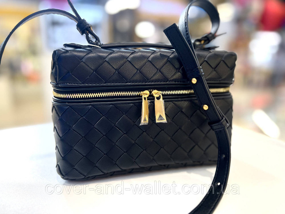 Брендова стильна жіноча сумочка з плетеної шкіри чорного кольору Virginia Conti Київ - фото 2