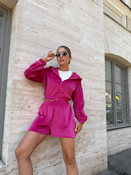 Жіночий стильний костюм-двійка: кофта та шорти зі стразами велюр Малина, 46/48 Одеса - фото 5