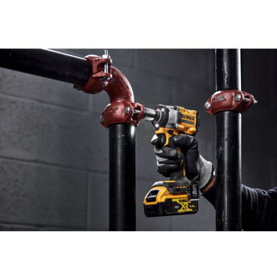 Гайковерт DeWALT 18 В XR Li-lon,406 Нм, 5 Ah, 2 АКБ, ЗУ, чехол (DCF921P2G) Винница - изображение 7