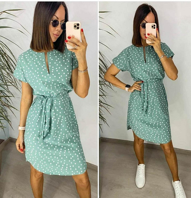 Легкое летнее платье в горошек 