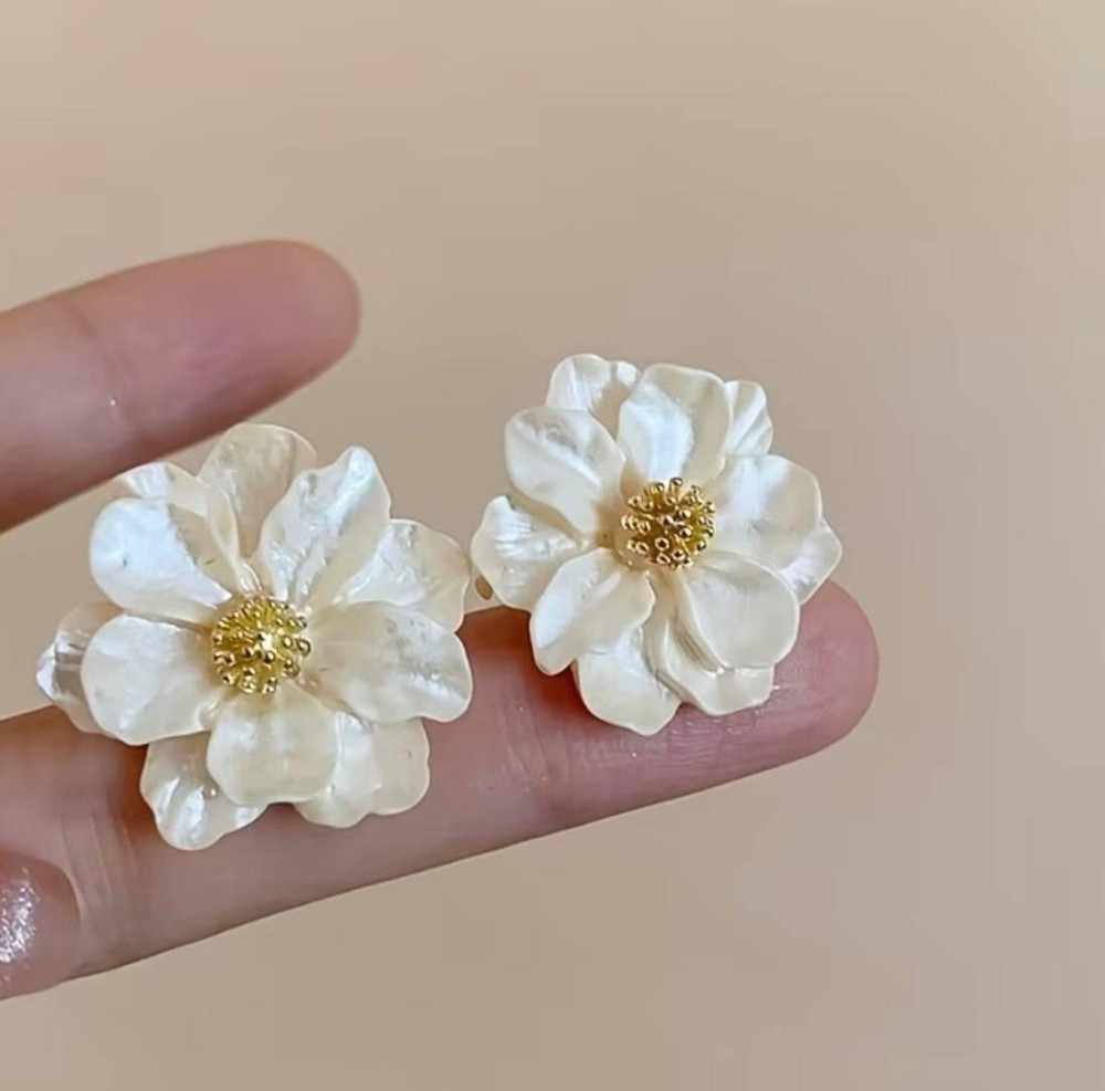 Серьги цветы белые объемные большие серьги гвоздики украшение Киев - изображение 2