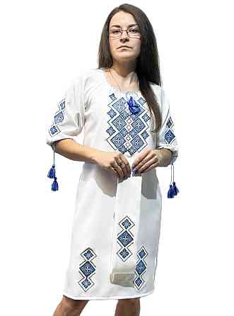 Жіноча білосніжна вишита сукня з синім орнаментом і поясом Київ