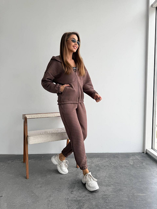 Жіночий прогулянковий костюм-трійка: кофта топ і штани Капітон Шоколадний, 46/48 Одеса - фото 6