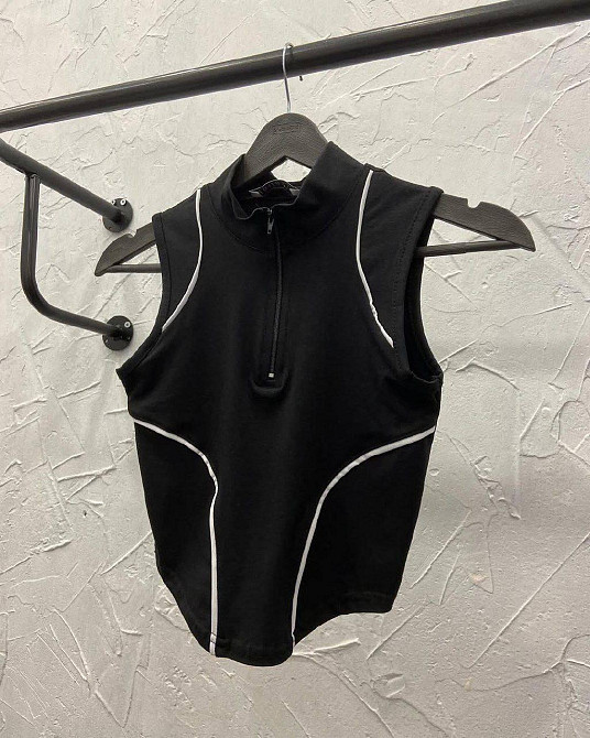 Жіночий стильний топ в спортивному стилі підкреслений білими лініями мікродайвінг Одеса - фото 10