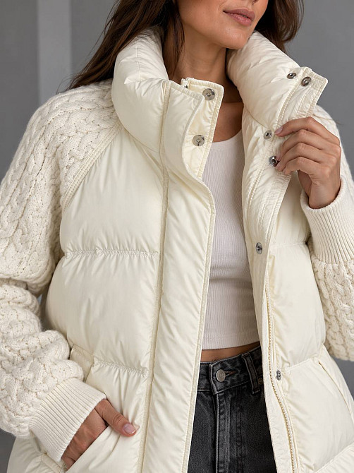 Куртка жіноча YZY 30790 пуховик oversize з в’язаними рукавами демісезонна one size, молочний, one size Київ - фото 7