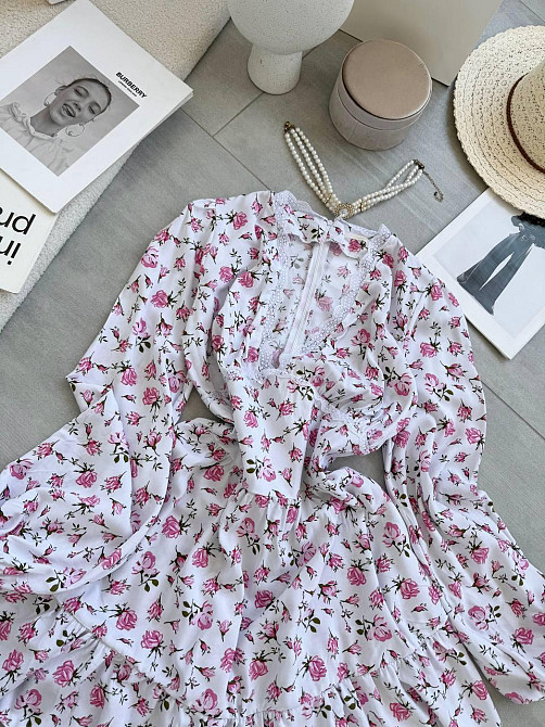 Женское романтичное мини платье в цветочный принт с кружевом софт / штапель Одесса - изображение 9
