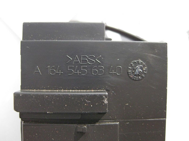 Mercedes-Benz  A1645456340 Утримувач блоку запобіжників Одесса - изображение 4