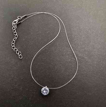 Прозрачное ожерелье-нить с цирконием – стильный невидимый аксессуар Киев