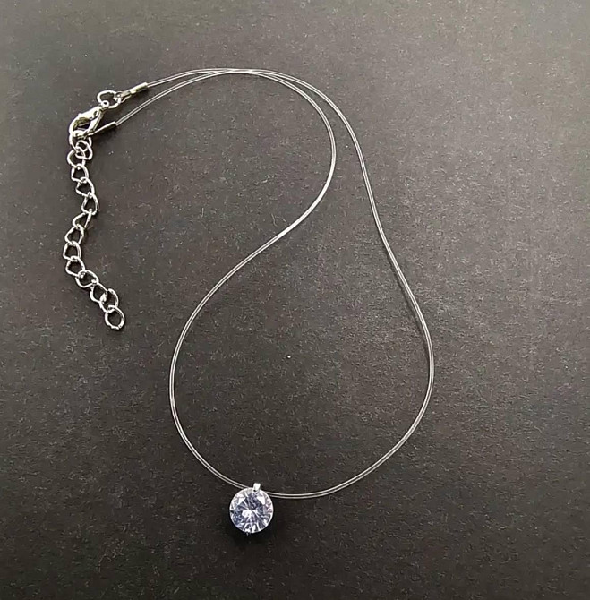 Прозрачное ожерелье-нить с цирконием – стильный невидимый аксессуар Киев - изображение 1