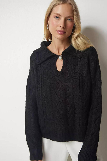 Женский базовый оверсайз свитер с воротником и бусинкой застежкой на горловине машинная вязка Одесса - изображение 2