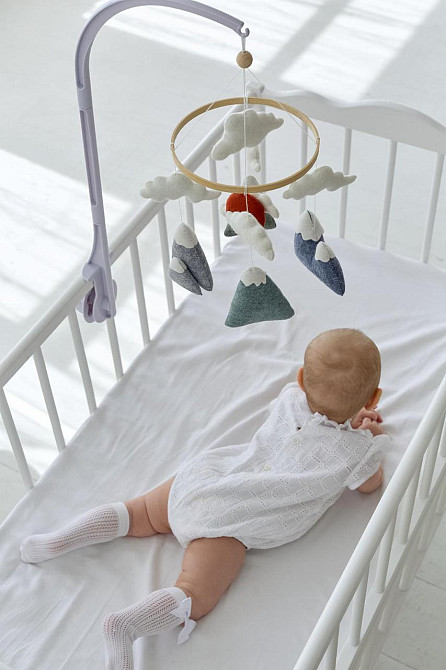 Дитячий мобіль на ліжечко для немовлят WoollyFox "Свіжі сни: гори, сонце, хмарки" Київ - фото 5