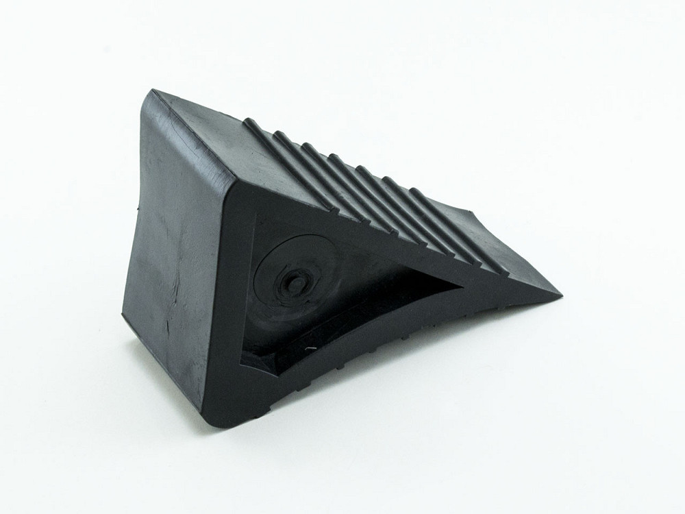 Черевик під колесо) противідкатний чорний (упор Мукачево - фото 1