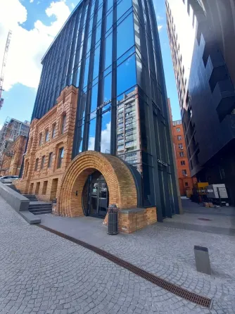 Приміщення магазину з усім обладнанням і персоналом. Дніпро