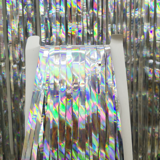 Дощик для фотозони з голограмою 2 м на 1 м сріблястий Київ