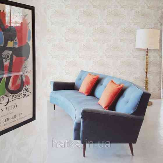 Шпалери вінілові на флізелін Sirpi Alta gamma Sempre 3 вензелі великі бежеві з золотом фон молочний Київ