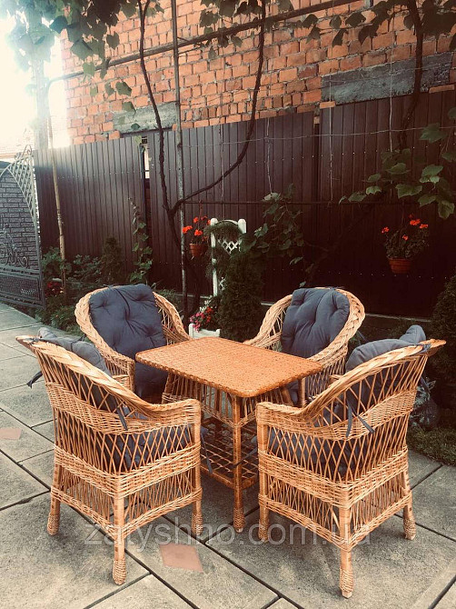 Столик та крісла з накидками плетені Київ - фото 2