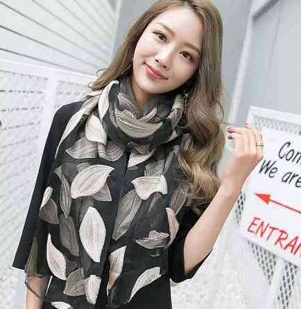 Женский шарф с бежевыми листьями - размер 180*68см, полиэстер Киев