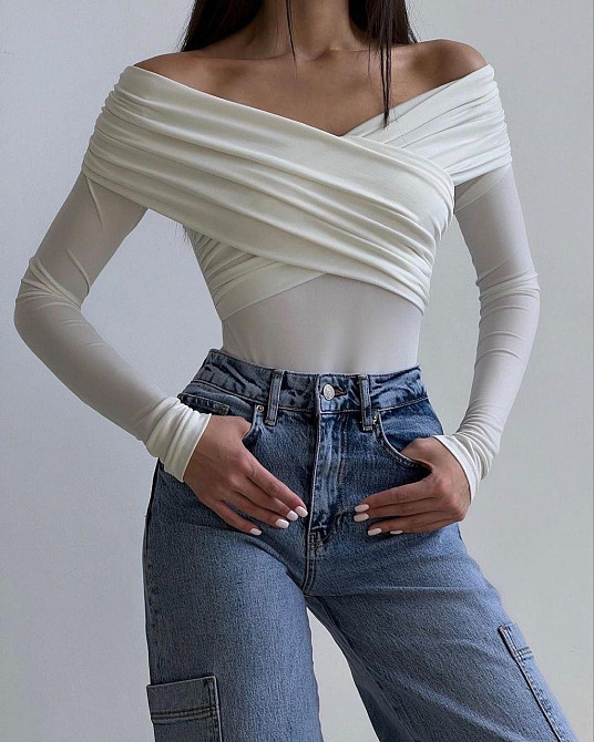 Жіночий романтичний боді з драпіруванням трикотаж масло Молочний Одеса - фото 1