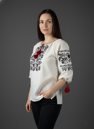 Вишиванка із натурального льону з широкою горловиною «Модерн» чорний Київ