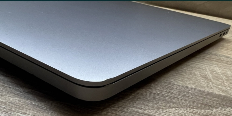 Ноутбук MacBook Pro 16" (2019) A2141 / i7 6-Core / RAM16GB/ SSD512Gb. 4Gb. Київ - фото 3