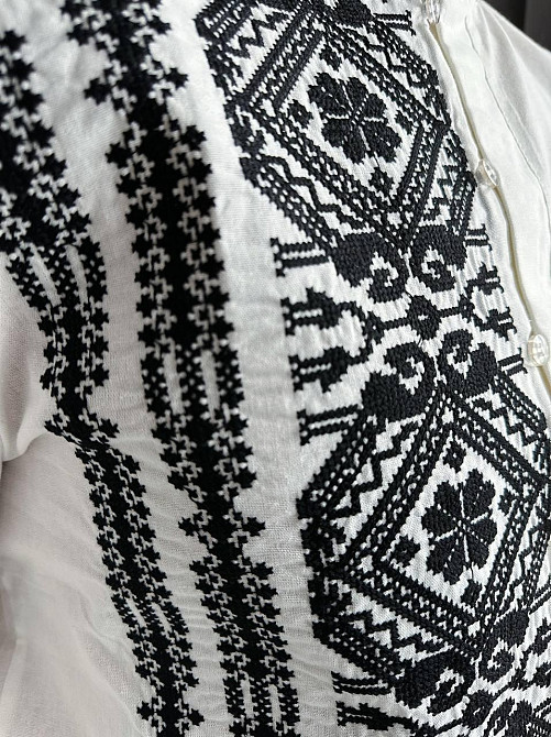 Мужская вышиванка с черным вышитым орнаментом на пуговицах коттон 80%, 20% полиэстер 52 Одесса - изображение 4