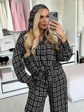 Жіночий легкий принтований костюм-двійка: сорочка та штани з хусткою сатин Чорний 2 Одеса