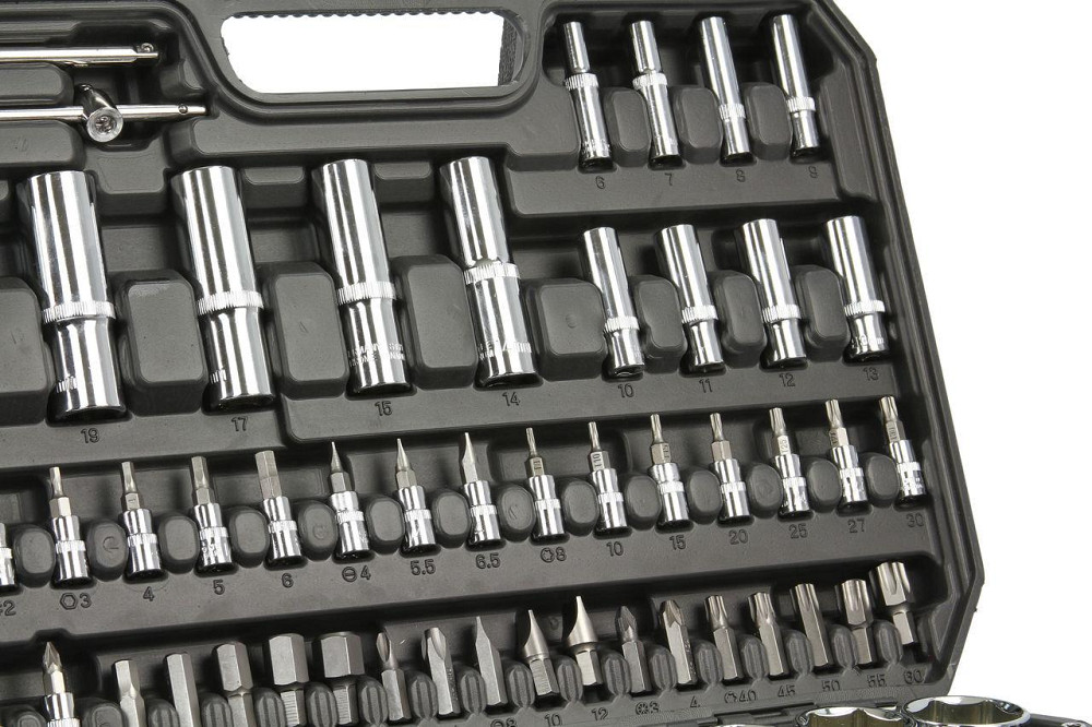 Набор инструментов торцевые головки 1/2