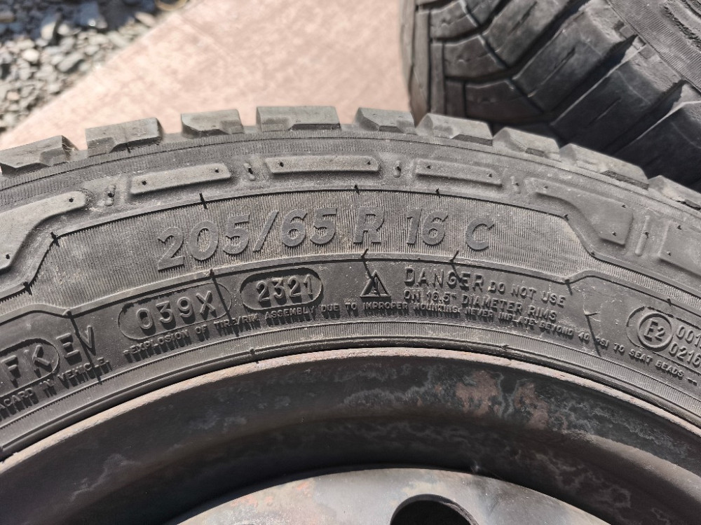 Диск колесний металевий з шиною Michelin Agilis 205/65 R16C Opel Vivaro 2001-2013 Ковель - фото 4