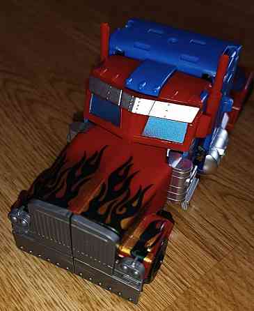 Трансформер Оптимус прайм 22 см. Киев