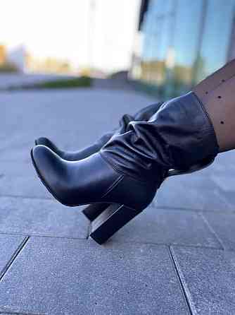 Nivelle Черевики жіночі NIVELLE чорні натуральна шкіра каблук 10см висота 15см 35р.-22.5см 39р. Коломыя