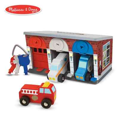 Игровой набор Melissa&Doug Деревянный гараж спасательных машин с ключами (MD4607) Винница