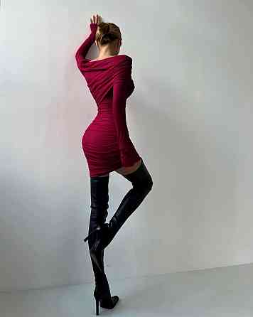 Женское силуэтное платье трансформер с открытыми плечами трикотаж Марсала Одесса