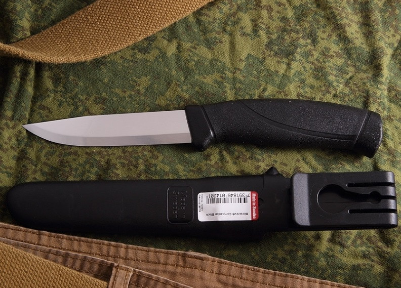 Туристичний Ніж з чохлом Morakniv "Comanion" Black (12141) Нержавіюча сталь Нововолинськ - фото 9