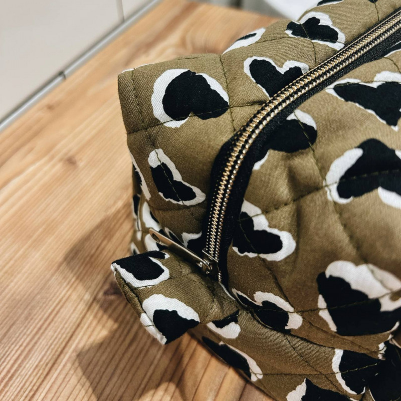 Большая женская хлопковая косметичка Сердечки 24x13x13 см (Коричневый) Сумы - изображение 2