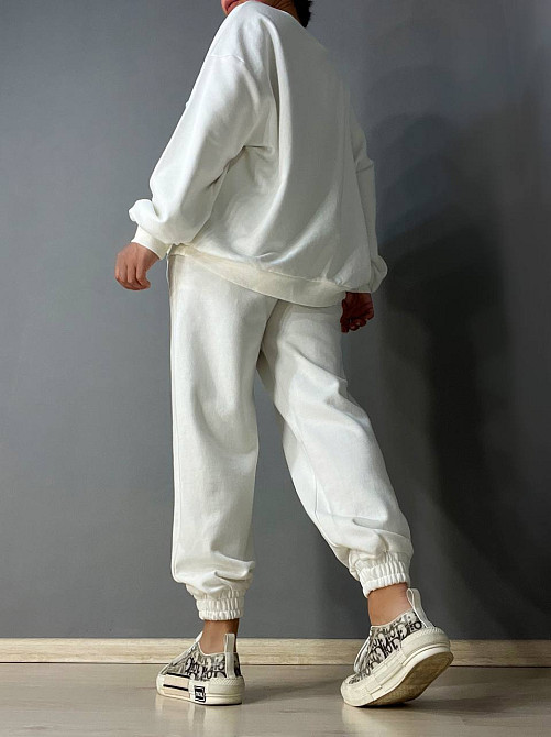 Костюм женский Quzen 470-471 свитшот и джогеры на резинке оверсайз белый, белый, S Одесса - изображение 2