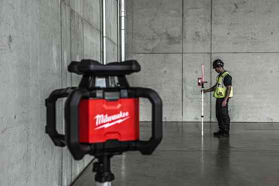 Шкала для нівелира SR240 , висота 2,4 м MILWAUKEE Одеса