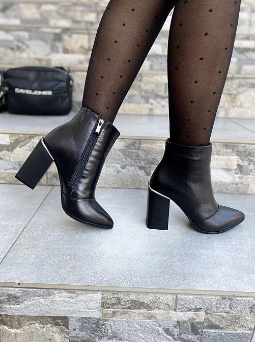 Wright Стильні черевики жіночі демісезонні весна-осінь чорні з натуральної шкіри на підборах р. Коломыя - изображение 2