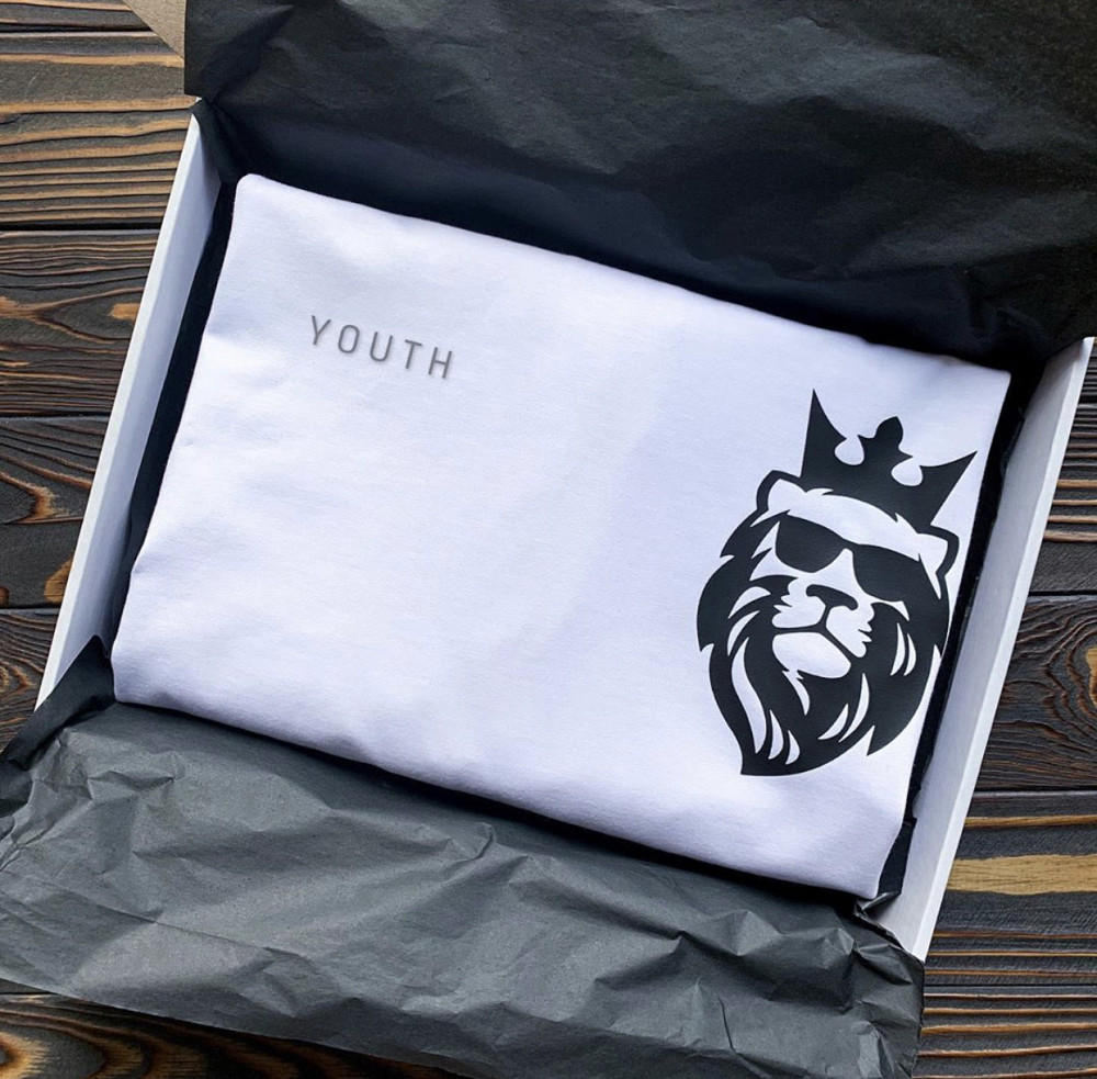 Мужская\Женская футболка 100% хлопок - ЛЕВ Черновцы - изображение 1