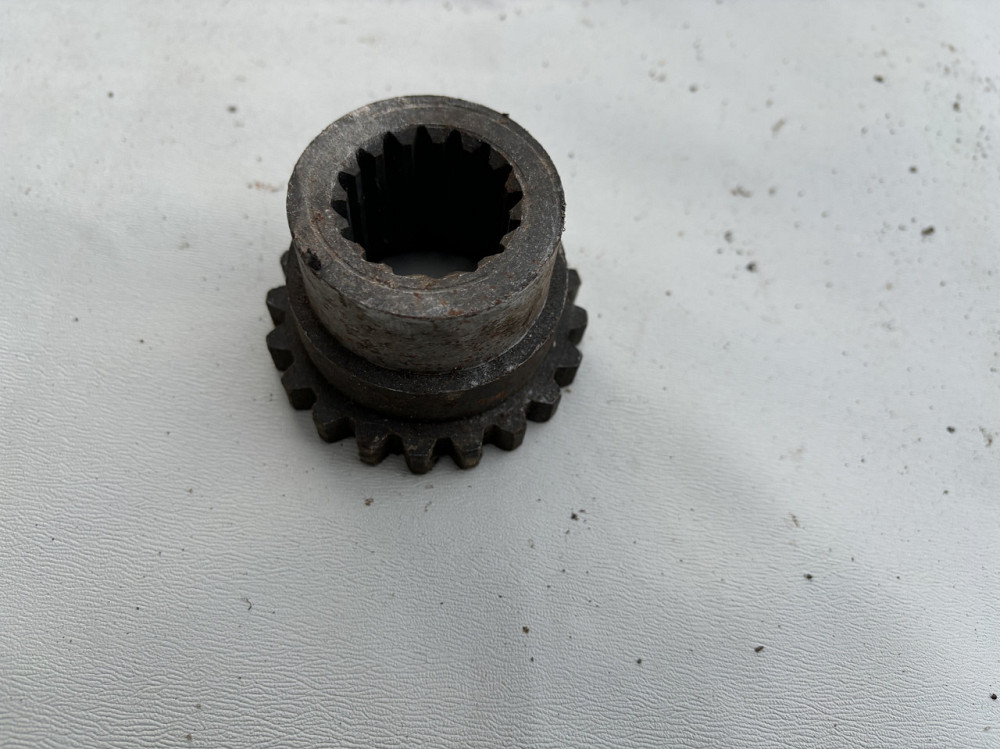 Муфта карданного вала сцепления двигателя Д-160, Д-180, Т-130, Т-170. Харьков - изображение 1