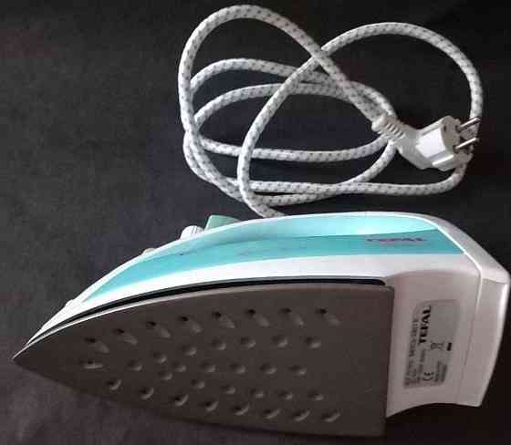 Новый утюг TEFAL с антипригарным покрытием. Киев