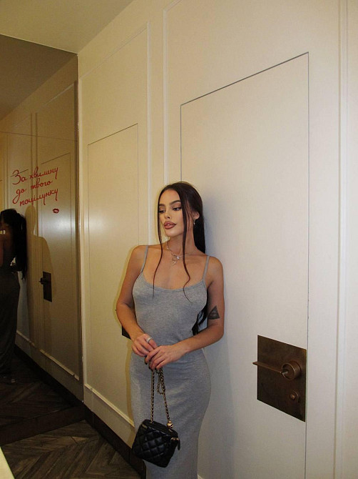 Женское трендовое моделирующее макси платье на бретелях плотный турецкий рубчик Серый Одесса - изображение 6