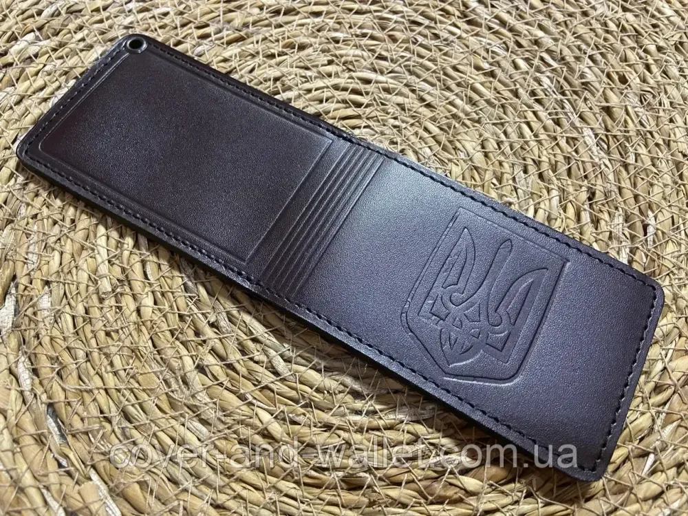 Шкіряна обкладинка для ID-паспорта та авто документів з гербом України на три відділення P-Leather Київ - фото 7