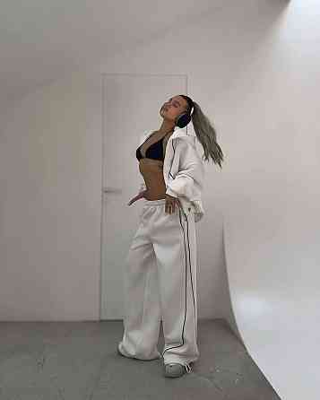 Женский теплый костюм двойка свободного кроя турецкая трехнить пенье с начесом Белый, 44 Одесса