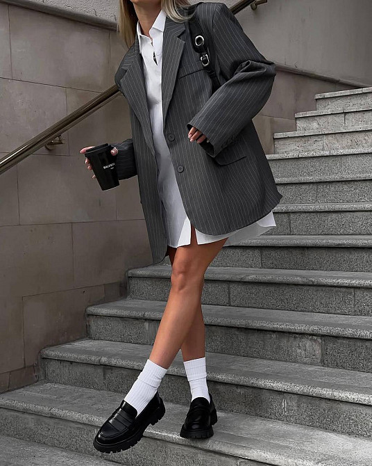 Женский классический пиджак свободного кроя в полоску костюмка Одесса - изображение 2
