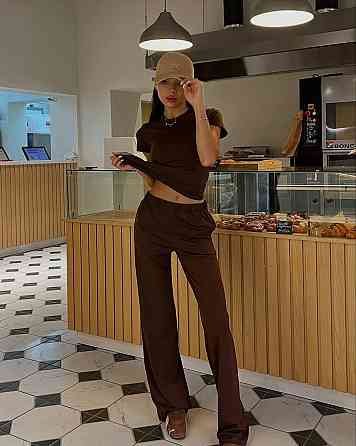 Жіночий базовий прогулянковий костюм-двійка: футболка та штани турецька віскоза Шоколад Одеса