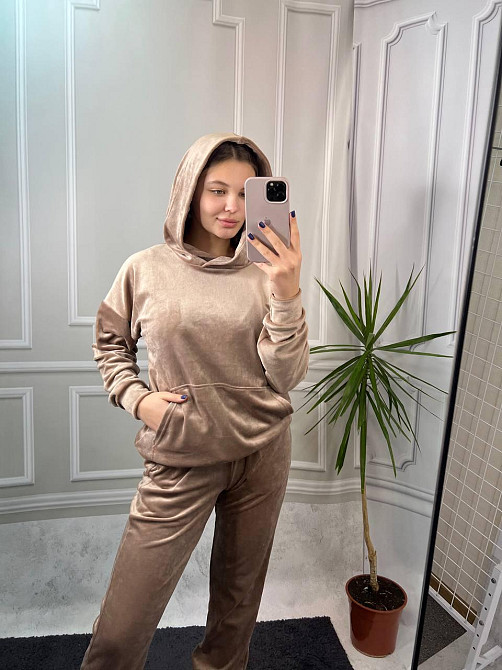 Женский велюровий костюм с капюшоном Бежевый S Харьков - изображение 1