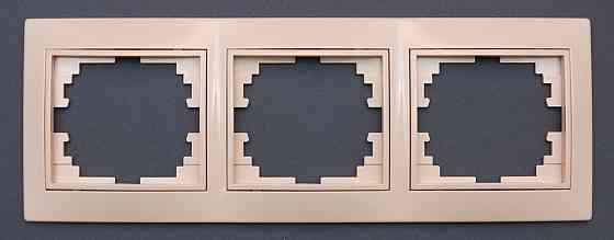 Рамка Valeso РК-1003 3-секційна крем Коломия